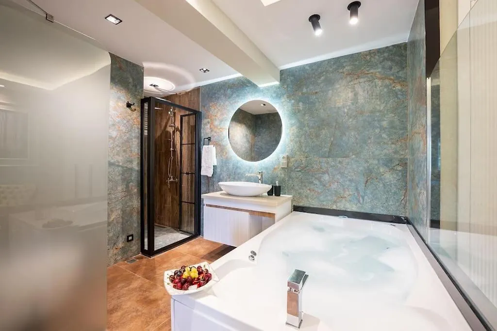 Fethiye Merkezde Jakuzili Lueks Daire - Ocekhomes Meva